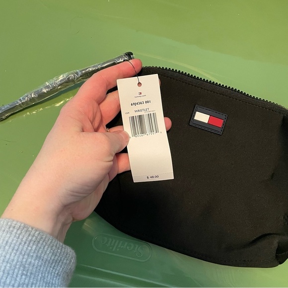 Tommy Hilfiger Wristlet - Picture 2 of 4